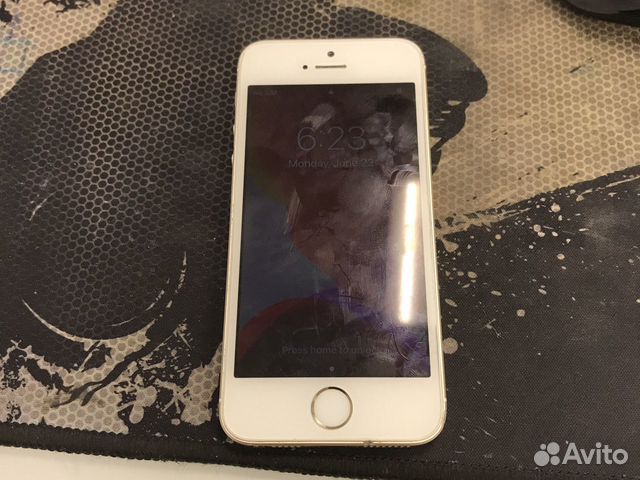 Телефон iPhone SE 128gb