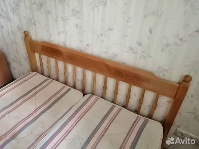 Кровать с 2 матрасами Кровать с 2 матрасами