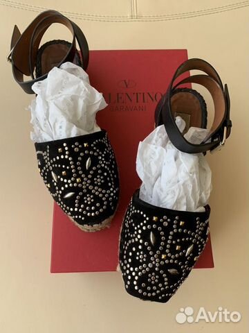 Босоножки valentino(оригинал) Босоножки valentino(оригинал)