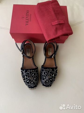 Босоножки valentino(оригинал) Босоножки valentino(оригинал)