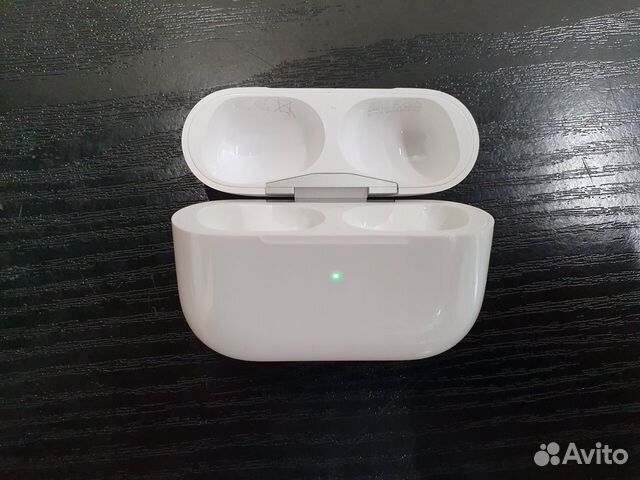 Кейс для Apple Airpods Pro (оригинал) Кейс для Apple Airpods Pro (оригинал)
