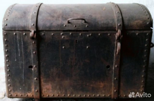 Сундук старинный кованый XIX в