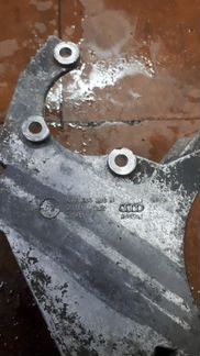 Кронштейн компрессора кондиционера Audi A8 D3