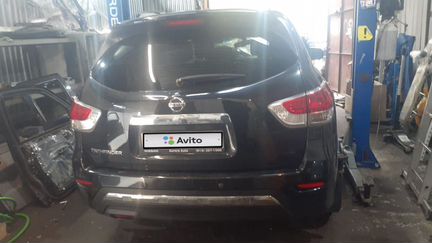 Nissan Pathfinder 3.5 CVT, 2014, битый, 125 000 км