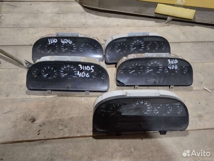 Щиток приборов на волгу