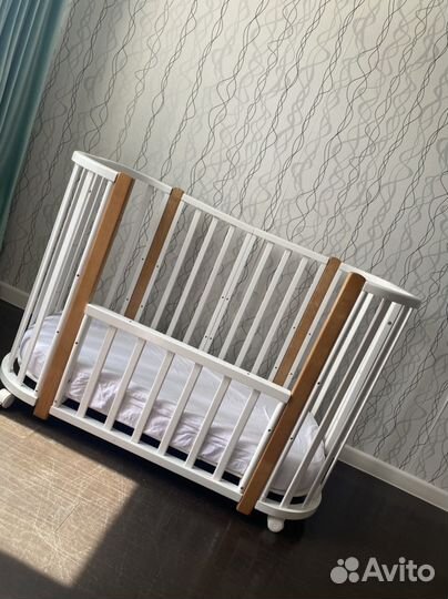 Кроватка трансформер с маятником