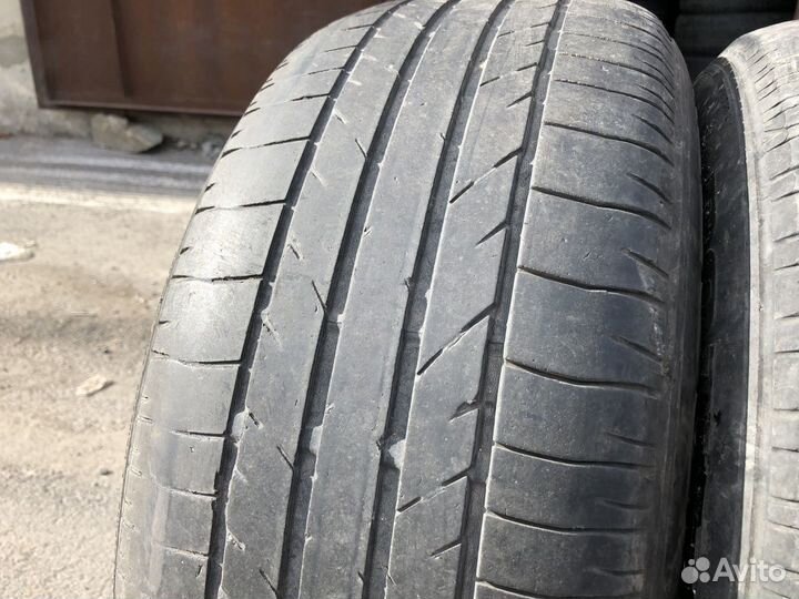 Bridgestone Potenza RE040 235/55 R17