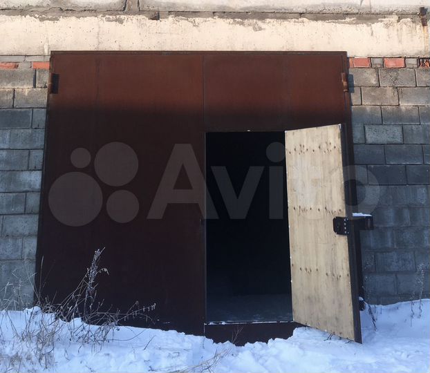 Гараж, > 30 м²