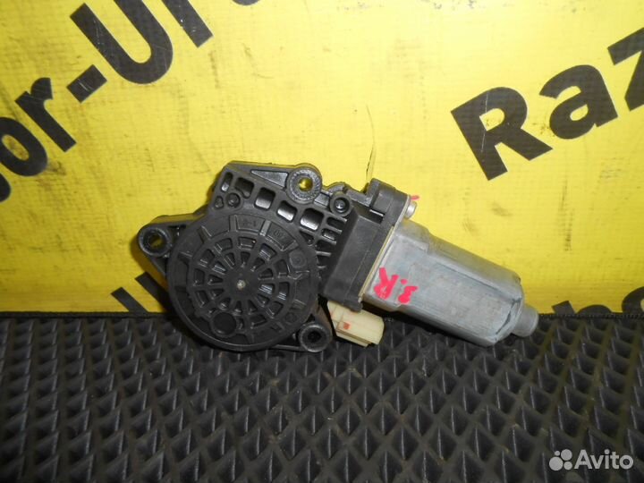 Моторчик стеклоподъемника задний правый Хендай Тук