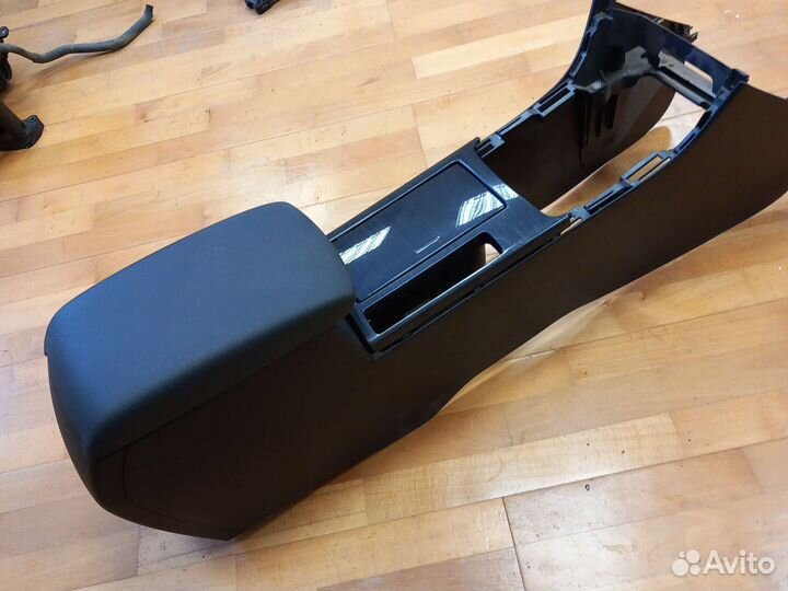 Подлокотник Mazda 6 GH 2007-2012 седан