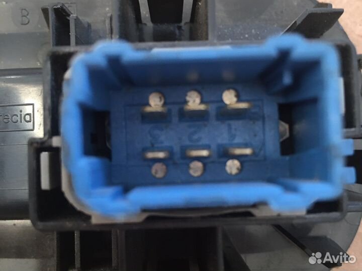 Кнопка стеклоподъемника Renault Kangoo 2 (2979)