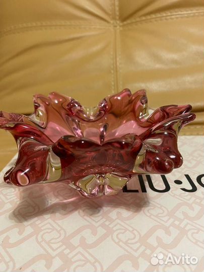 Вазы из цветного стекла