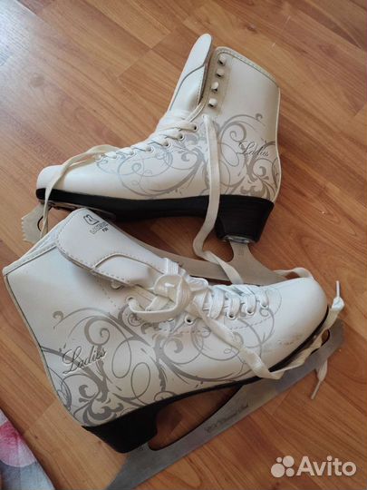 Женские коньки 37-38 размер