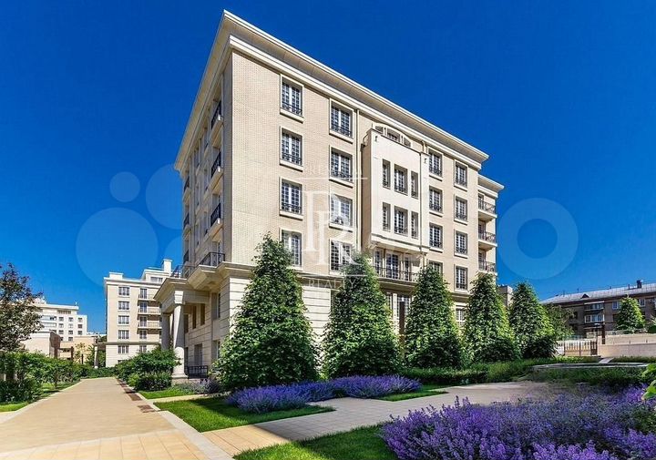 Своб. планировка, 380 м², 2/8 эт.