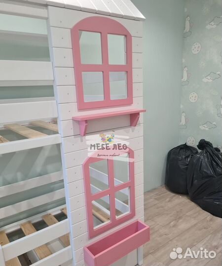 Двухъярусная кровать