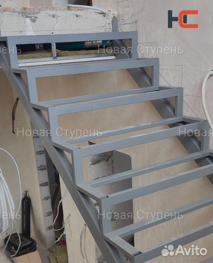 Металлический каркас лестницы от производителя