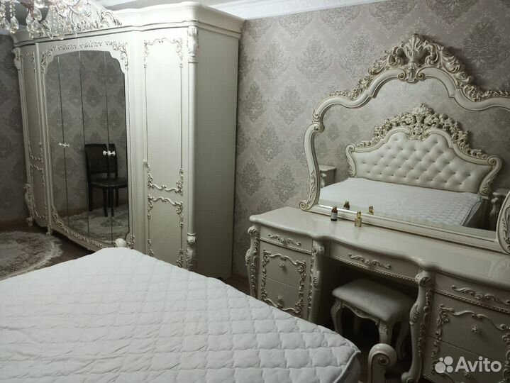 Спальный гарнитур