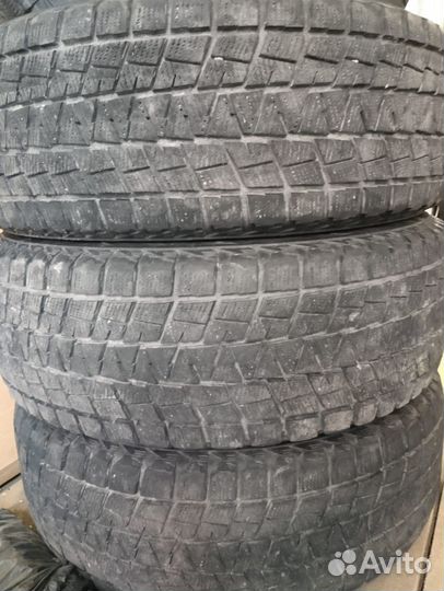 Bridgestone Blizzak DM-V1 265/65 R17