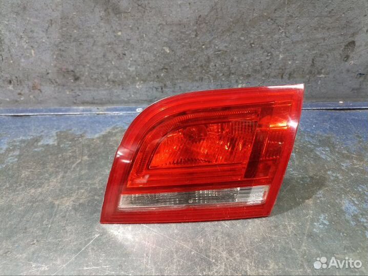 Фонарь багажника правый Audi A3 8P
