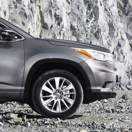Крыло переднее правое в цвет Toyota HighLander