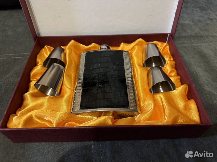 Подарочный набор фляжка