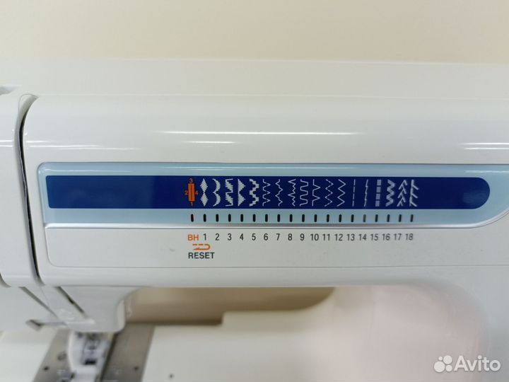 Швейная машина Janome