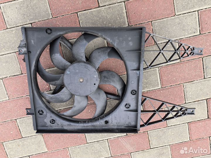 Вентилятор охлаждения Шкода Фабия 2 Оригинал