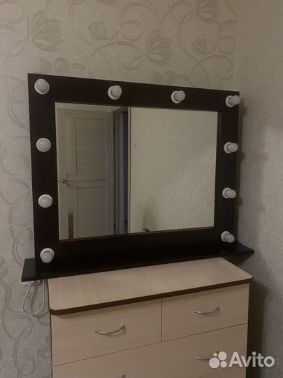 Зеркало с подсветкой настольное