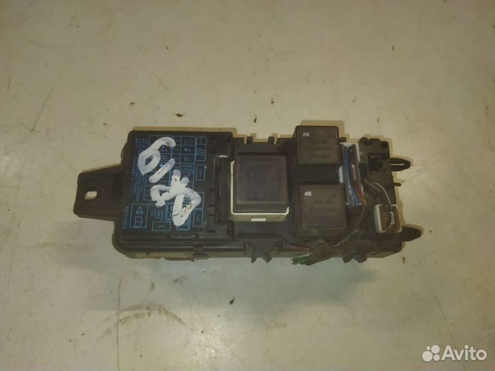 Блок предохранитель Mitsubishi Carisma 1999-2003