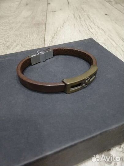 Кожаный браслет