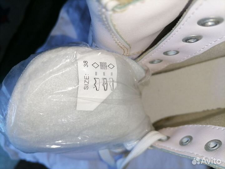 Коньки фигурные женские