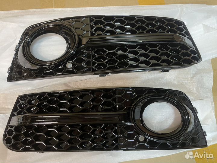 Решетка под птф для Audi A4 RS4 B8 черная дорест
