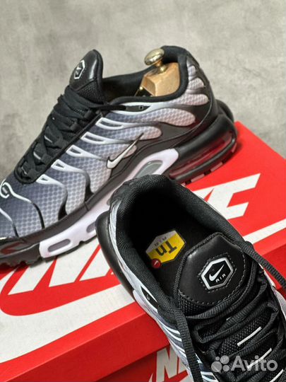 Кроссовки Nike Air Max Tn Plus