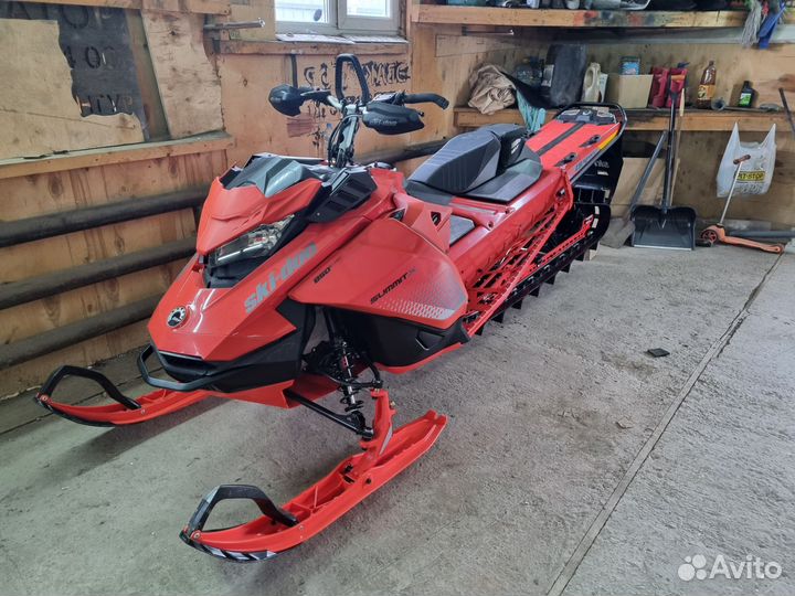 BRP Ski-Doo Summit X 154 850 e-tec shot