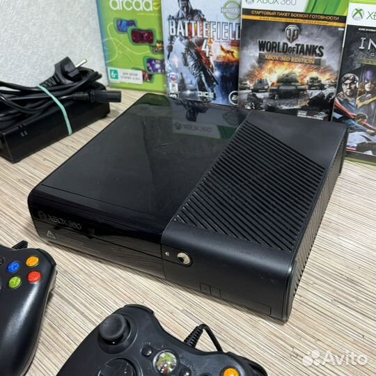 Xbox 360 500Gb + 2Геймпада + 10Игр