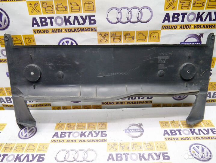 Дефлектор радиатора (пыльник радиатора) S80. -2006