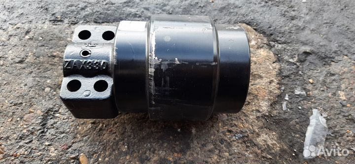 Каток поддерживающий ZX330-3