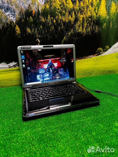 Супер быстрый ноутбук Toshiba для работы и учёбы