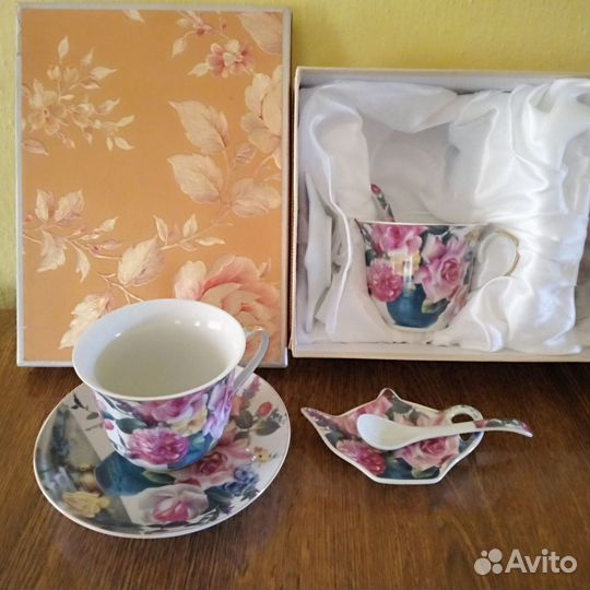 Фарфоровый сервиз, чайный сервиз, кофейный сервиз