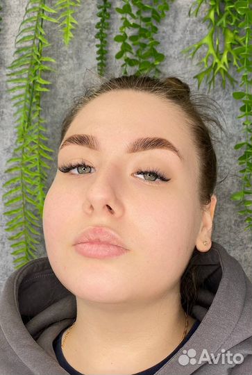 Окрашивание и ламинирование бровей