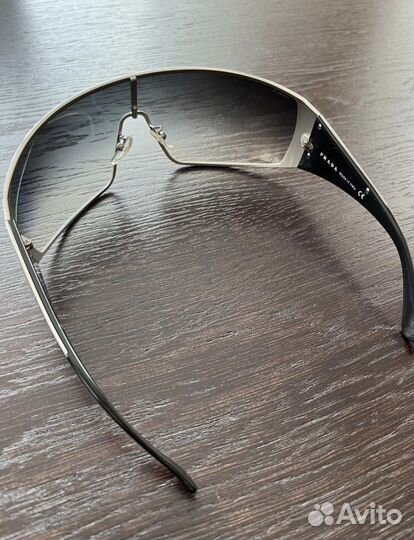 Солнечные очки prada