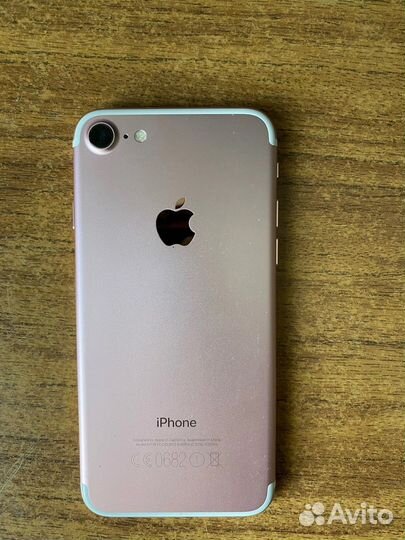 Телефон iPhone 7