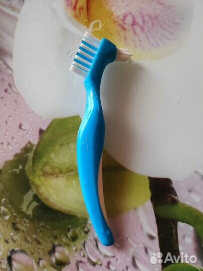 Коробка для хранения зубных протезов