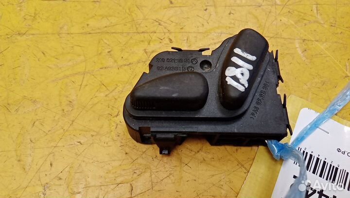 Кнопка многофункциональная W203 С-klasse A2108213851