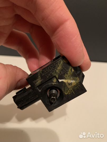 Датчик AIR BAG Opel Astra J 13502577