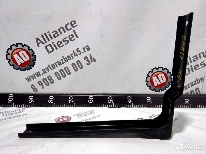 Кронштейн спойлера кабины Volvo, 82425898 код 17942