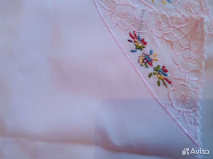 Носовые платки с вышивкой. Новые