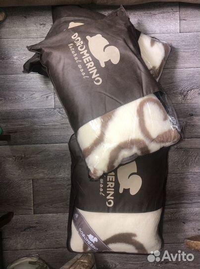 Комплект из натуральной шерсти мериноса