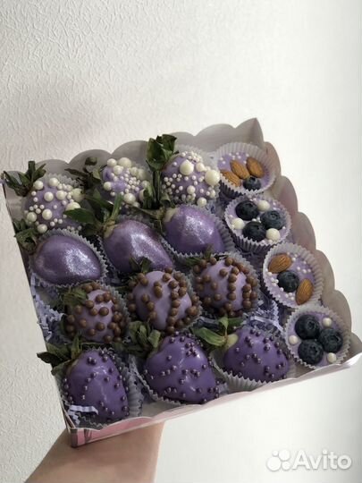 Клубника в шоколаде. Подарок