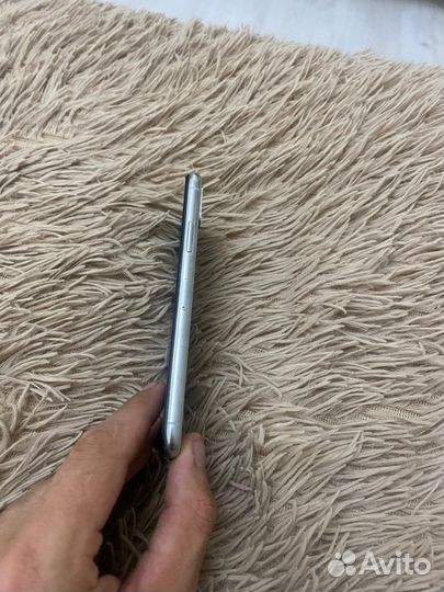 Телефон iPhone